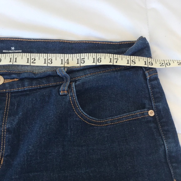 OLD NAVY | 16 |Mid-rise Fitted Stretch Denim Short - Picture 10 of 12